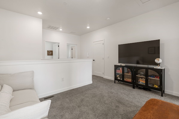 Townhome, 4 Bedrooms | Living area