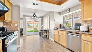 House | 4 bedrooms, Internet