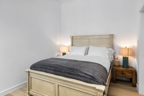 Newly Renovated Notos Cove Villa Property