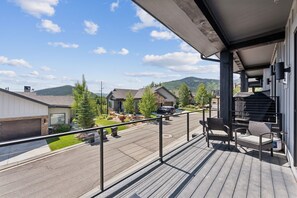 Terrace/patio - Cozy Modern Townhome by InvitedHome | Hot Tub, Ski Shuttle, Fireplaces (Park City)