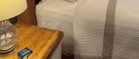 1 habitación, escritorio, wifi gratis y ropa de cama