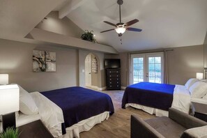 4 habitaciones, tabla de planchar con plancha, wifi y ropa de cama 