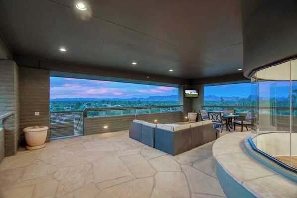 Interior - Endless Views (Paradise Valley)