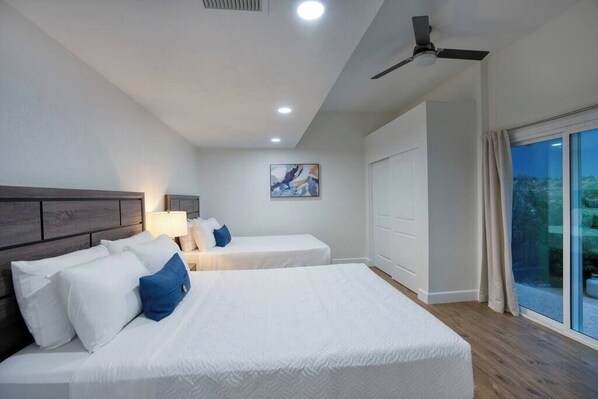5 bedrooms, iron/ironing board, WiFi, bed sheets