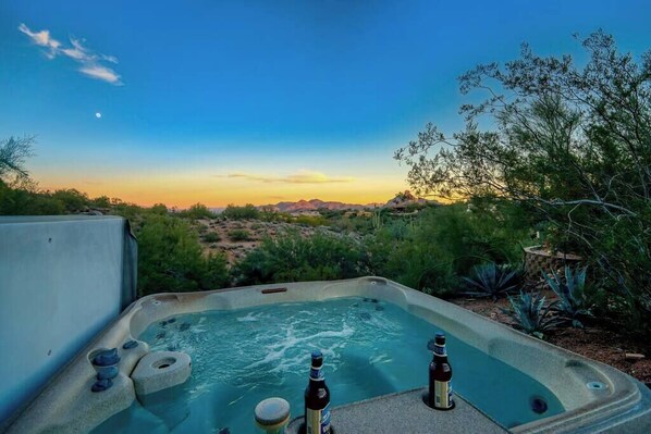 Outdoor spa tub