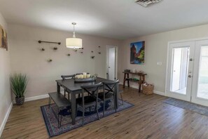 Dining - Private Heated Pool Home with Outdoor BBQ Area (Chandler)