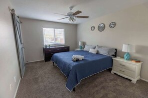 4 bedrooms, iron/ironing board, WiFi, bed sheets
