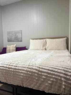 WiFi, bed sheets