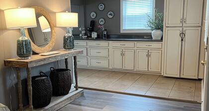 Lakefront Escape on Lake Blackshear - Private Dock & Stunning Views