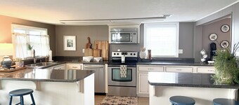 Lakefront Escape on Lake Blackshear - Private Dock & Stunning Views