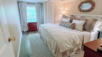 3 bedrooms, iron/ironing board, WiFi, bed sheets