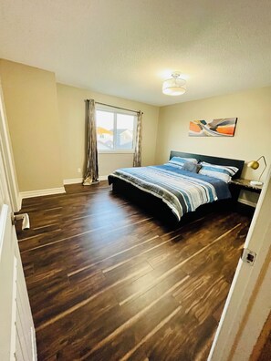 3 habitaciones, tabla de planchar con plancha y wifi gratis 