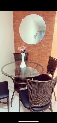 House sheets. House for family. Cozy. Pet friendly.