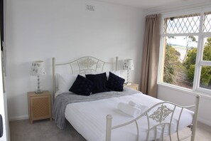 Unclassified image, 5 of 49, button