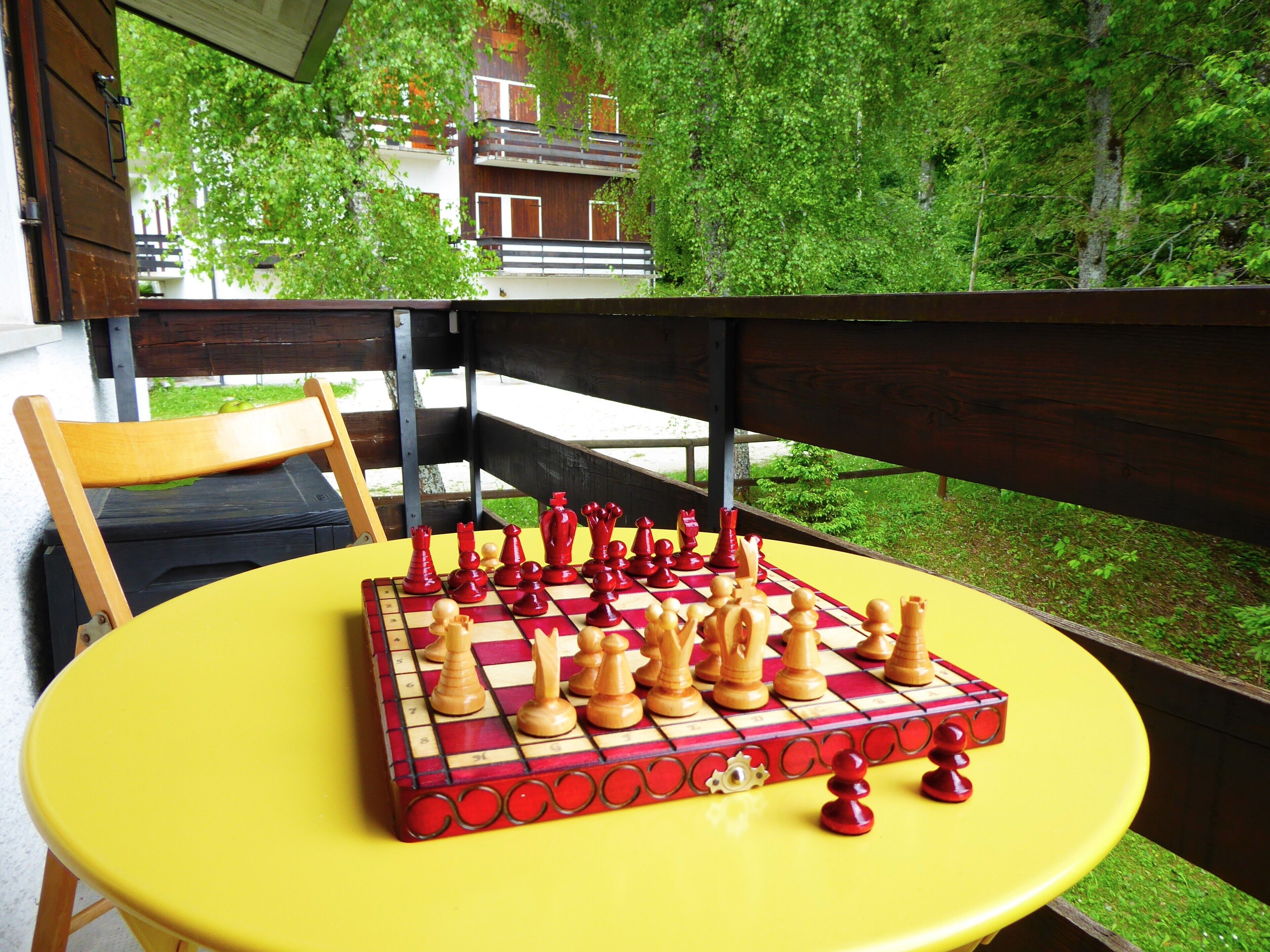 Casa, vista al jardín | Balcón