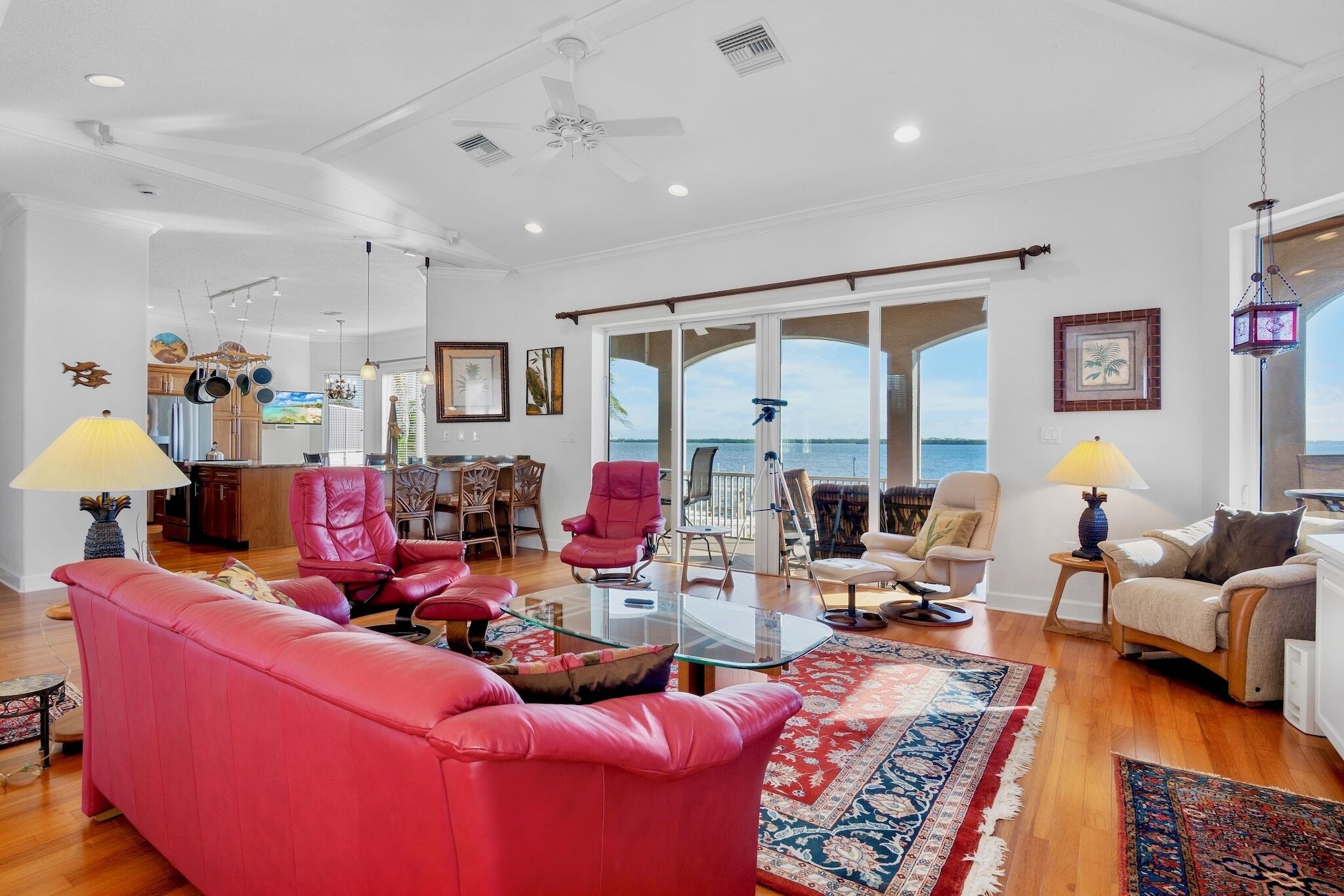 Smart-TV, Tischtennisplatte