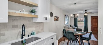 Walk to Lake Hunter | King Bed | Near Downtown