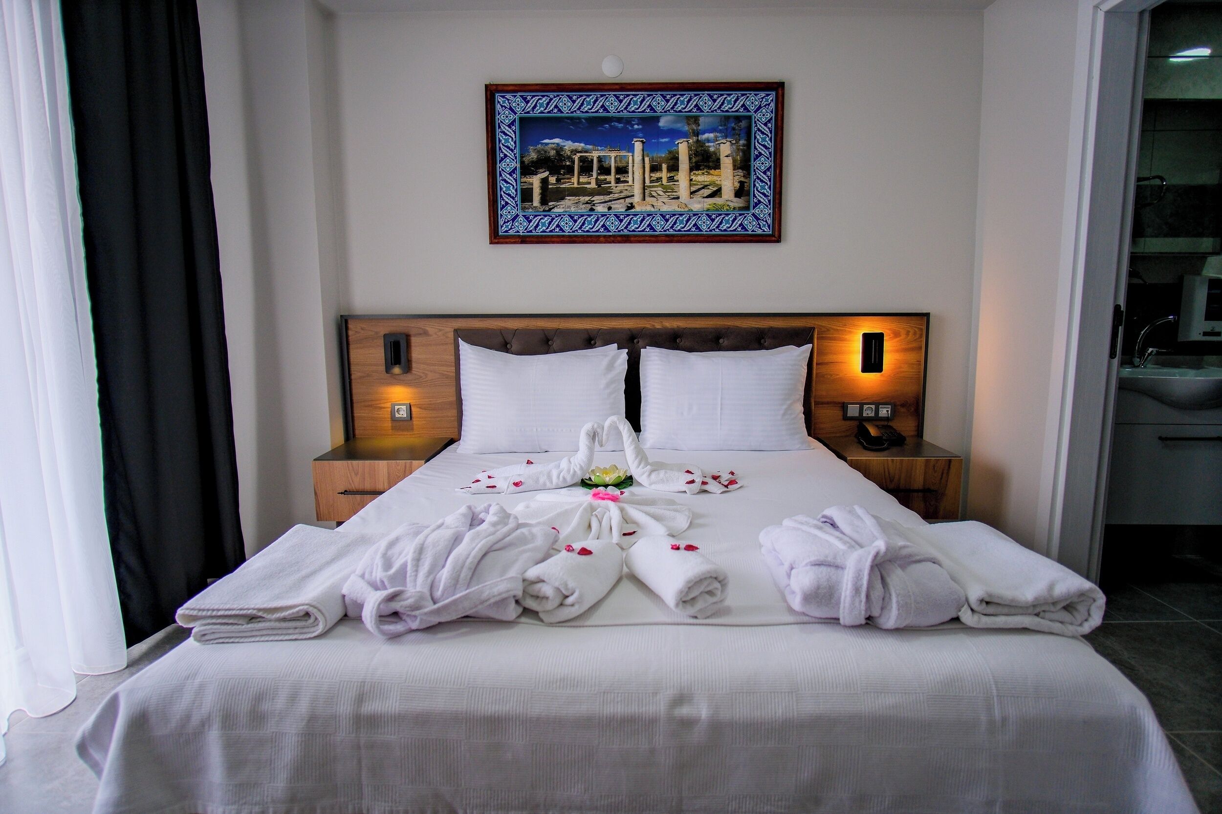 Standard Double Room, Mountain View | Minibar, desk, free cribs/infant beds, free rollaway beds