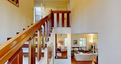 Valentine's Lakeside Villa by Bookinggard