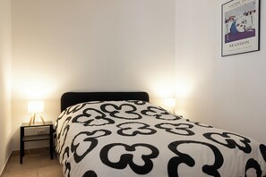 1 bedroom, iron/ironing board, free WiFi, bed sheets - Hyper-centre Toulon (Puget) T2 with air conditioning (Toulon)