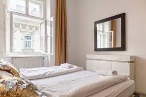 3 bedrooms, iron/ironing board, WiFi, bed sheets