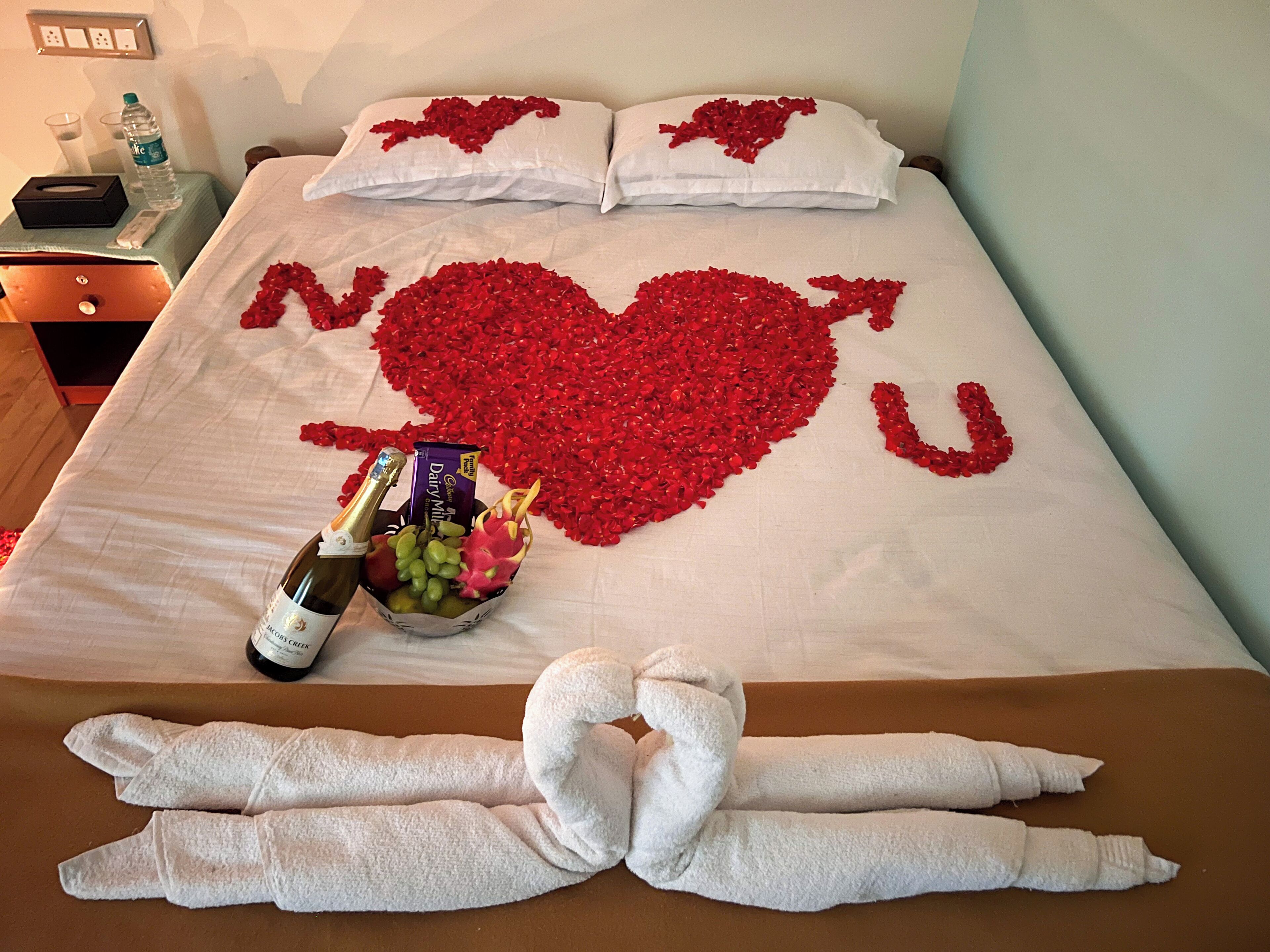 Deluxe Double Room, Balcony, Pool View | Desk, free WiFi, bed sheets