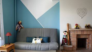 TV, caminetto, tavolo da ping pong
