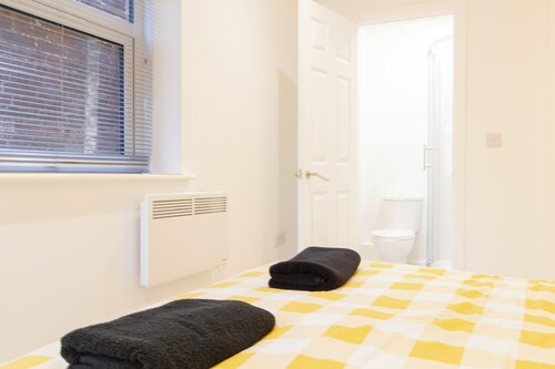 Bridge Road - Room 1a