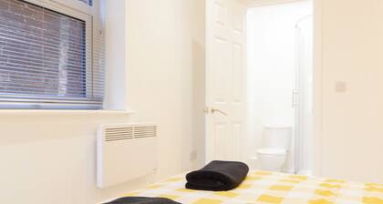 Bridge Road - Room 1a