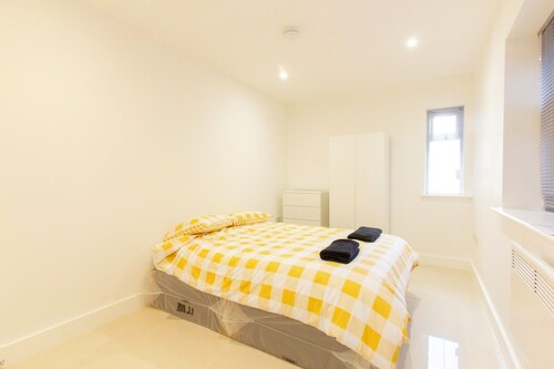 Bridge Road - Room 1a