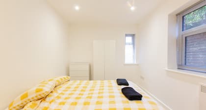 Bridge Road - Room 1a