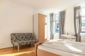 1 bedroom, iron/ironing board, WiFi, bed sheets - Cozy Private Room | Perfect for Longstays (Wien)