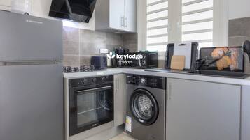 Fridge, microwave, oven, coffee/tea maker