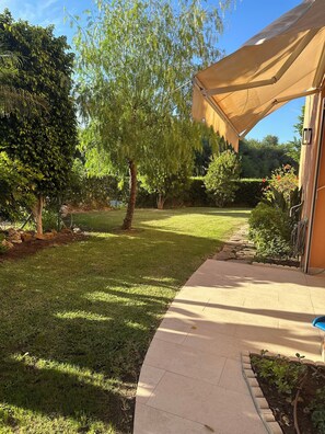 المنطقة المحيطة بالمنشأة