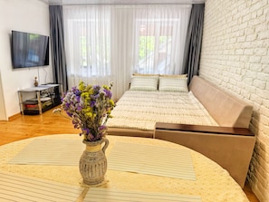 3 bedrooms, iron/ironing board, WiFi, bed sheets