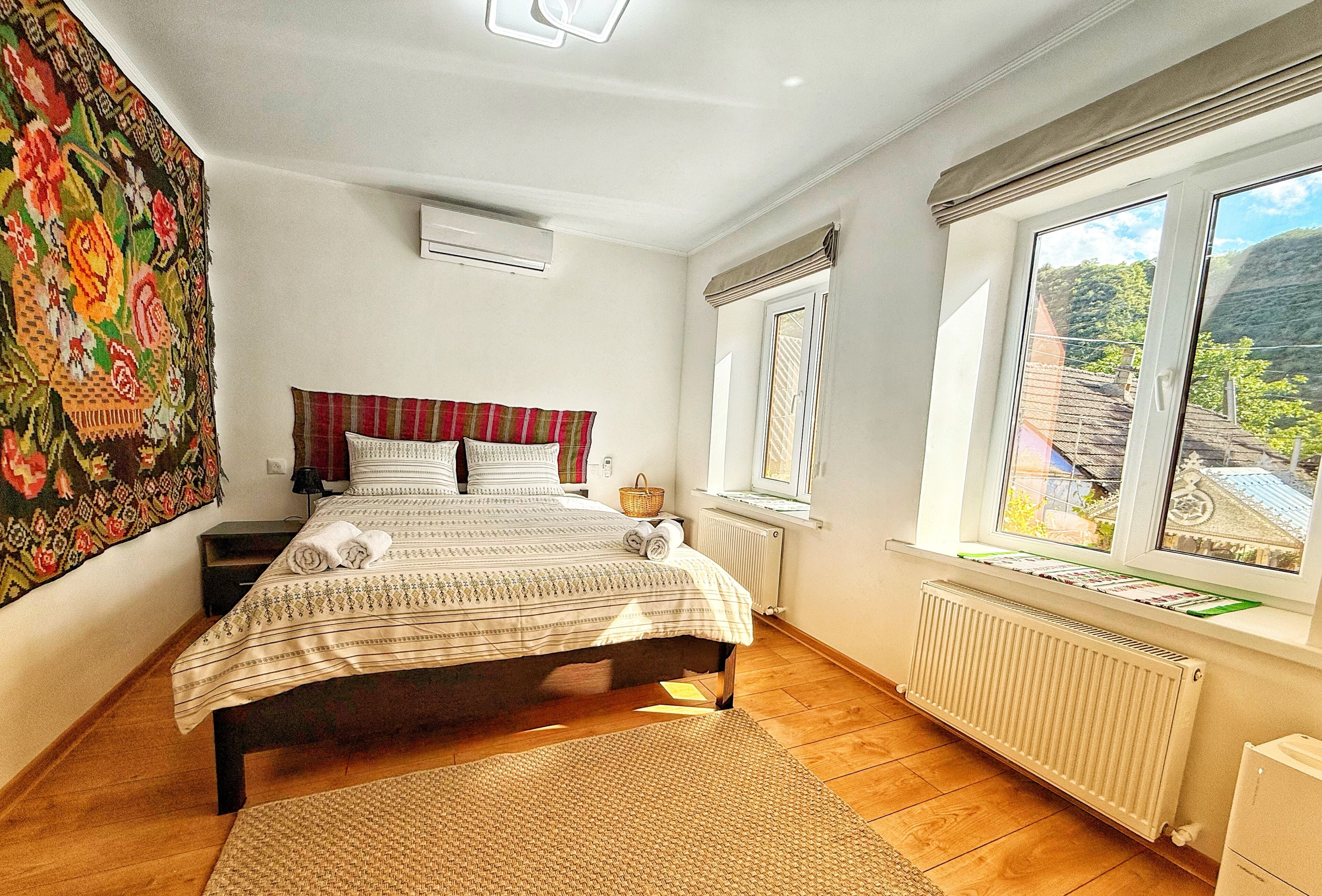3 slaapkamers, een strijkplank/strijkijzer, wifi, beddengoed