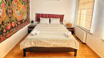 3 slaapkamers, een strijkplank/strijkijzer, wifi, beddengoed