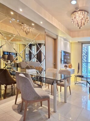 Apartemen, 3 kamar tidur, pemandangan kolam renang | Ruang makan