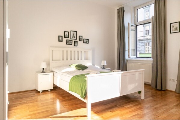 1 bedroom, WiFi, bed sheets