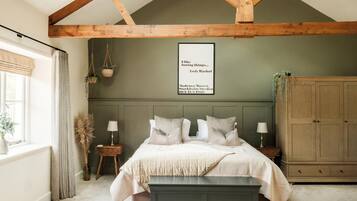 4 bedrooms, individually decorated, individually furnished, free WiFi