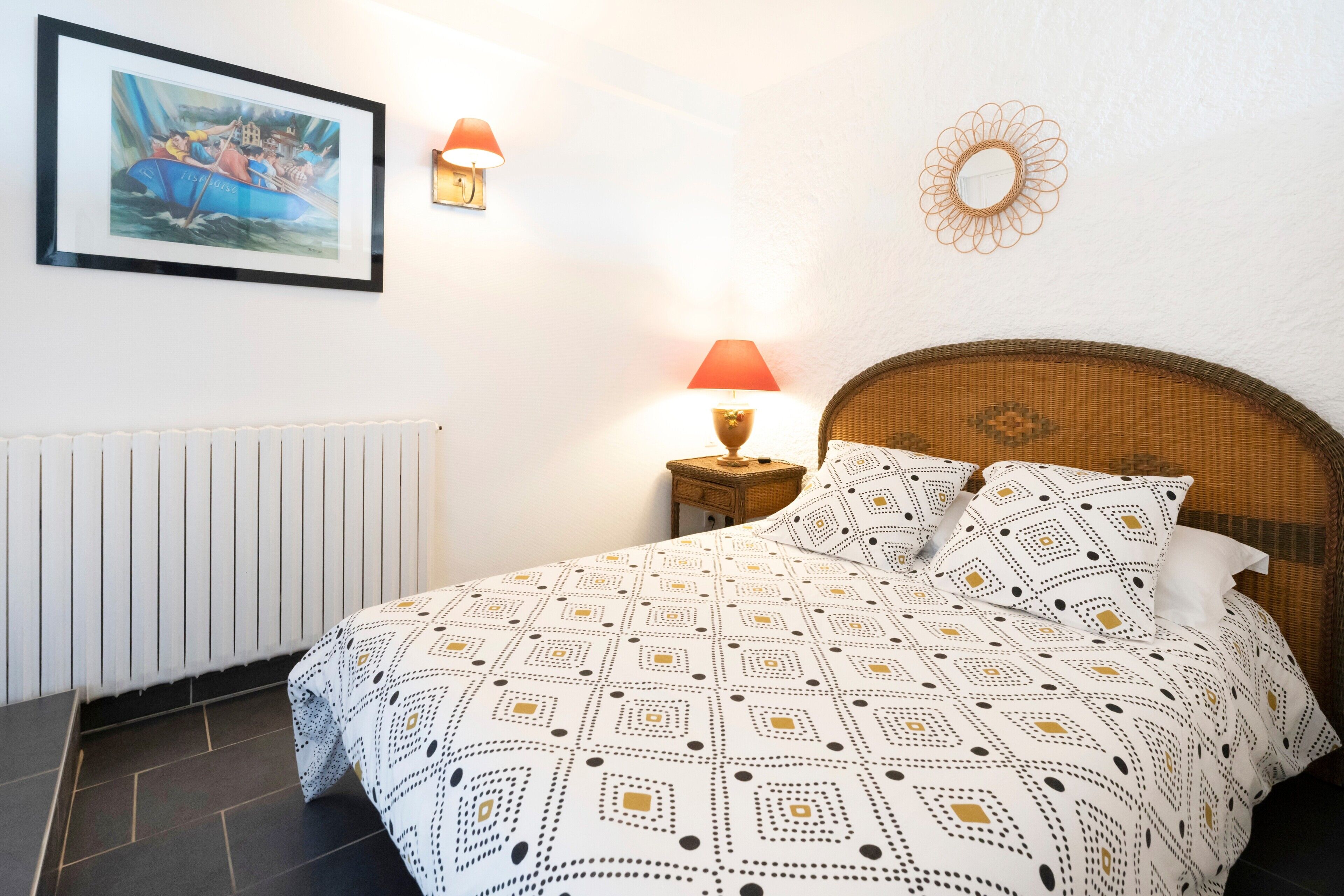 1 chambre, fer et planche à repasser, Wi-Fi, draps fournis