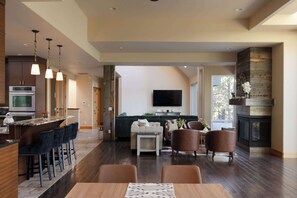 House, Multiple Beds, Patio (Big Sky Bend) | Interior