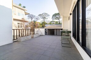 House, 4 Bedrooms, Balcony, Garden View | Balcony