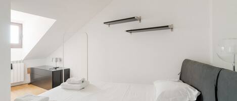 1 Schlafzimmer, Bügeleisen/Bügelbrett