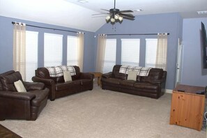 Smart TV, computer monitors