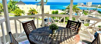 Relaxing Apartment with Ocean View