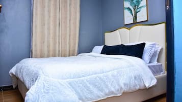 2 bedrooms, iron/ironing board, WiFi