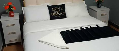 2 bedrooms, iron/ironing board, WiFi