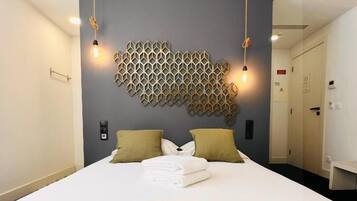 Standard Double Room | In-room safe, desk, laptop workspace, free WiFi