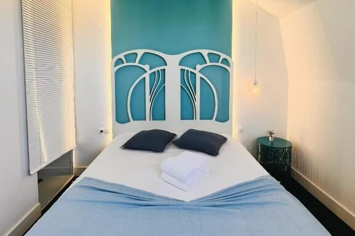 Habitació doble superior | Caixa forta a l'habitació i escriptori